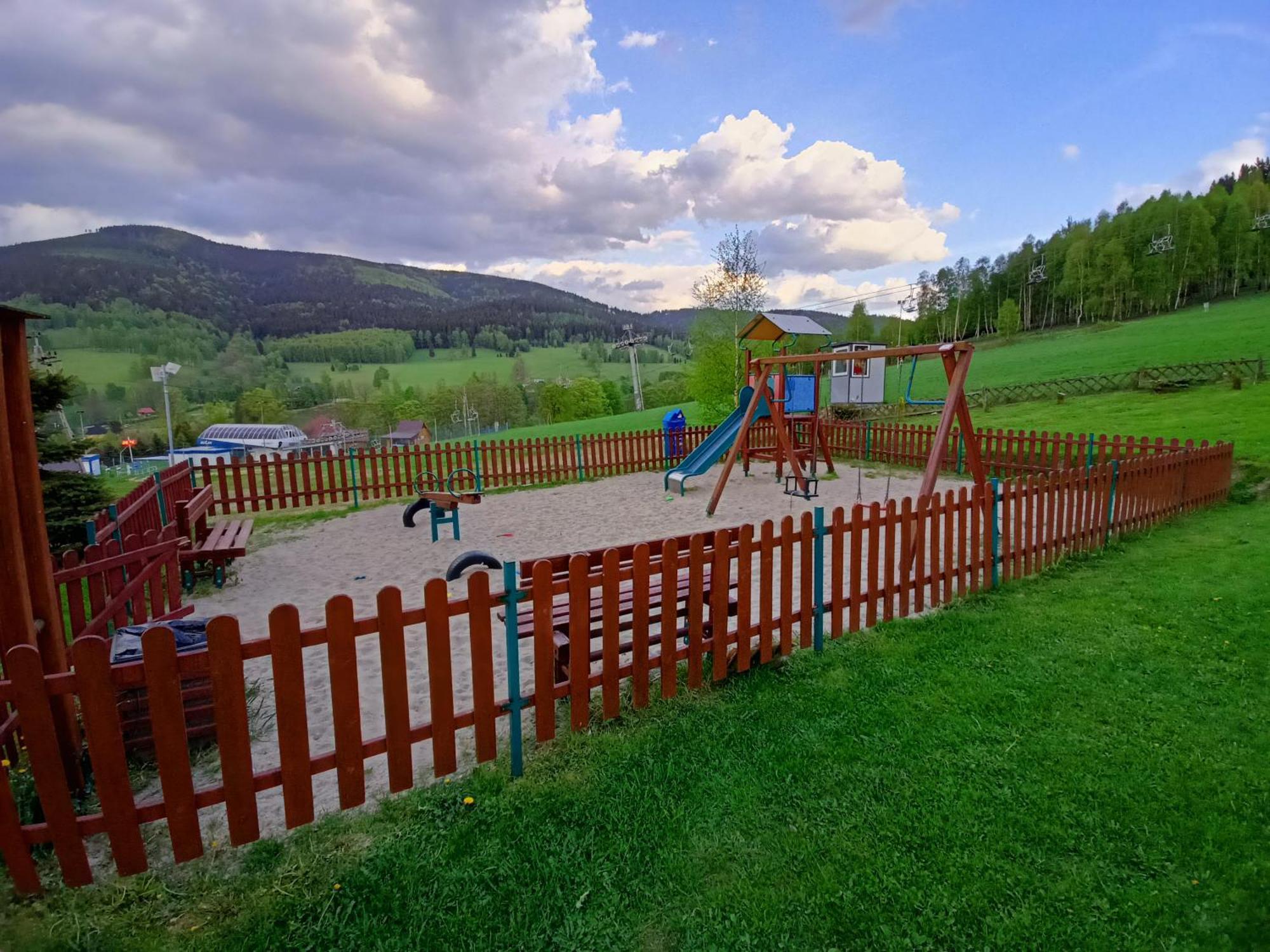 Pensjonat Zielone Wzgorze W Boleslawowie Stronie Slaskie Exterior photo